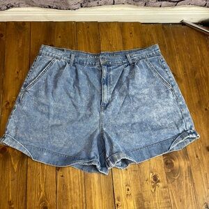American Eagle outfitters stone wash mom shorts size 18